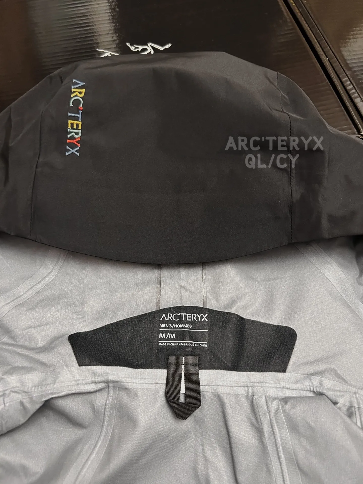 D 10 ARC‘TERYX rush SV GTX • ： Classic RUSH JACKET ，2021 Black ， logo、 Green， 。2025 RUSH JACKET ， ， 。 • ： ， ， ， 。 • ： ， GORE-TEX ， ， 。 • Breathable ： Breathable ， ， ， 。 • ： ， ， ， ， 。 • Wear-Resistant ： Wear-Resistant， ， ， 。 ： Size: S—2XL S 73 118 59 M 75 122 60 L 77 126 61 XL 79 130 62 XXL 81 134 63 , 1-2CM